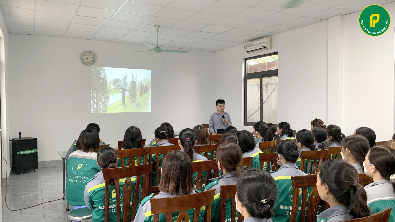 CÔNG TY CỔ PHẦN MÔI TRƯỜNG VÀ CÔNG TRÌNH ĐÔ THỊ PHÚC YÊN TỔ CHỨC HUẤN LUYỆN AN TOÀN, VỆ SINH LAO ĐỘNG CHO NGƯỜI LAO ĐỘNG